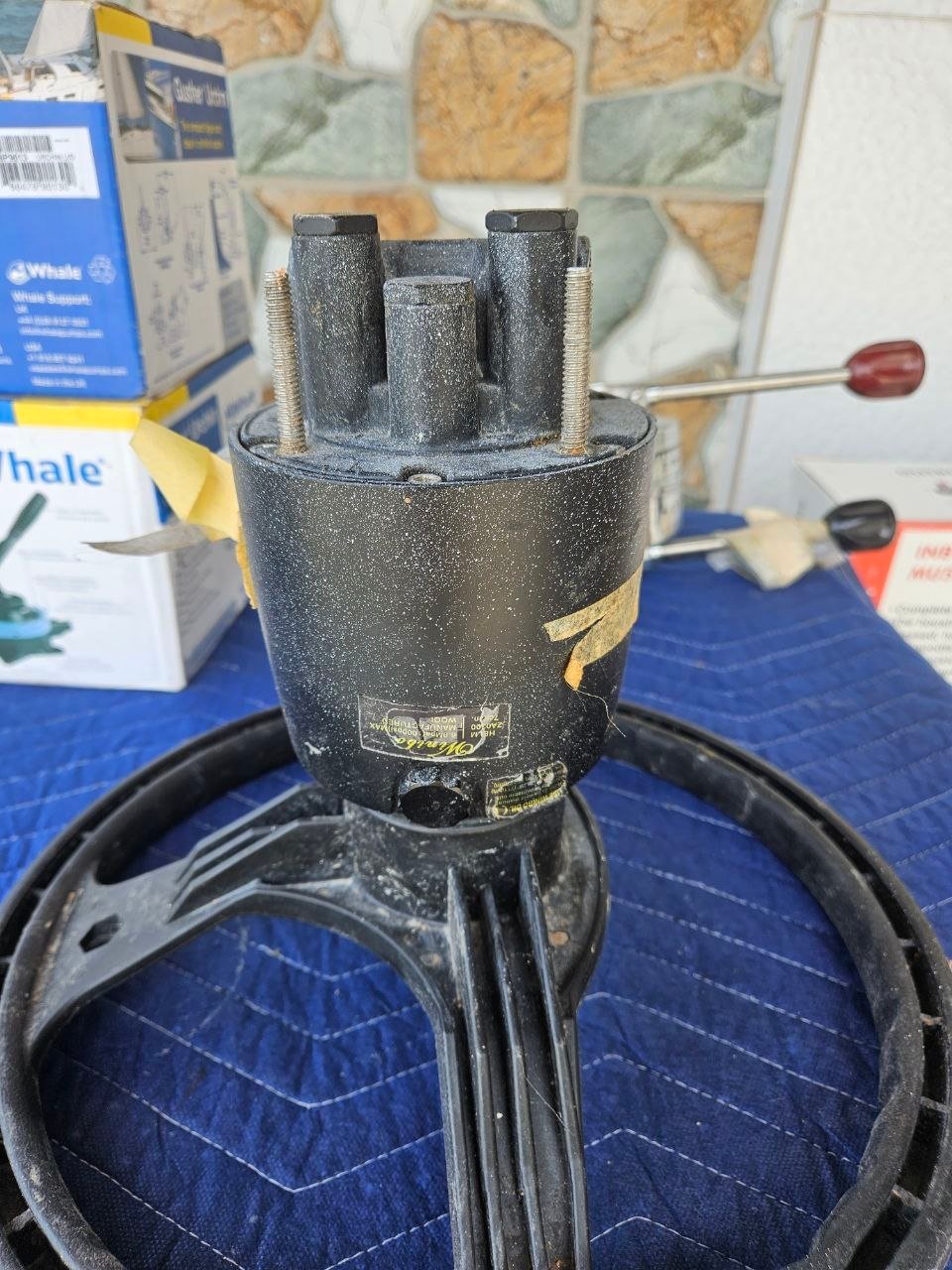 Front-Mount Hydraulic Helm Pump with Steering Wheel