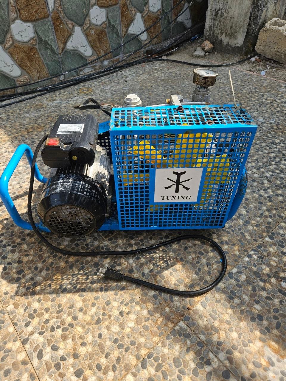 TUXING Electric Dive Tank Compressor — Used